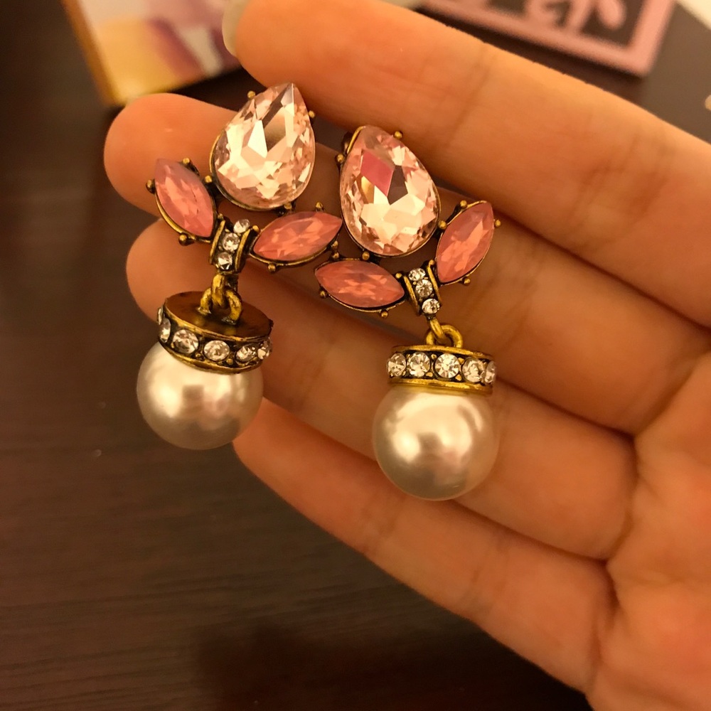 Earrings with faux pearl and stones